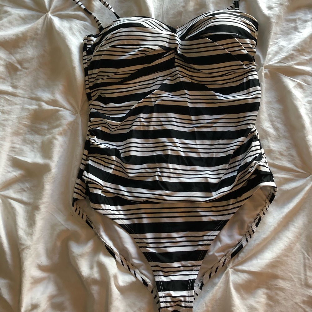 Women’s Black & White One-Piece Bathing Suit